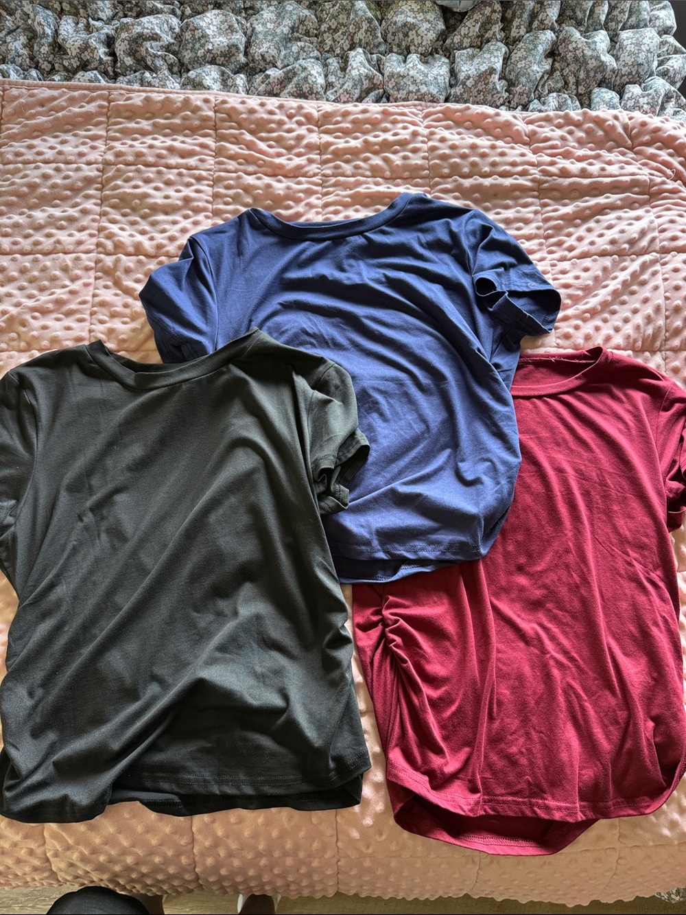 Set of 3 Basic Crew Neck Tees - Blue, Black, Wine